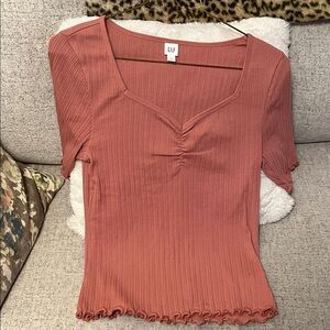 GAP Women's Short Sleeve Top in Rust